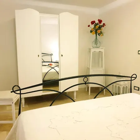 Holiday home Trulli Da Rosa *